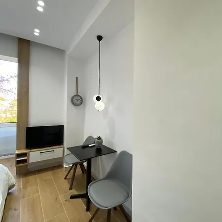 Apartament In Blloku In Front Of Taiwan Tirana Exterior photo