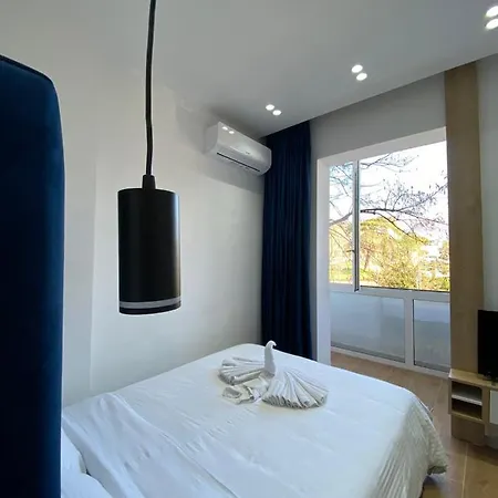 Apartament In Blloku In Front Of Taiwan Tirana Exterior photo