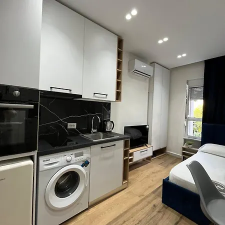 Apartament In Blloku In Front Of Taiwan Tirana Exterior photo
