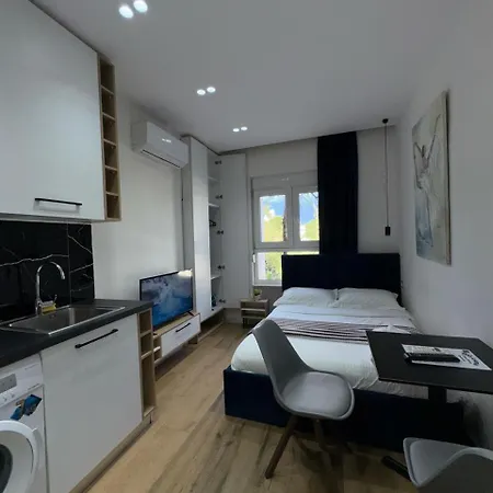 Apartament In Blloku In Front Of Taiwan Tirana Exterior photo